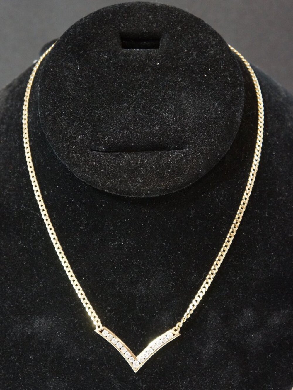 Vintage 14K Solid Gold Diamond Chevron V Necklace